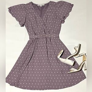 Allison & Kelly Size Small Dress with Scalloped Sleeves